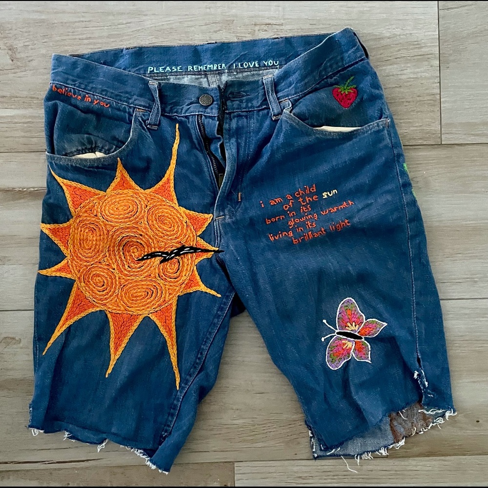 Vintage embroidered 1960s cut off jeans shorts